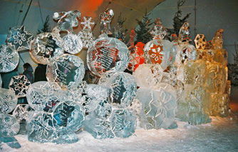 “Snowflake Wall,” ice art project by Max Bollkman Zuleta